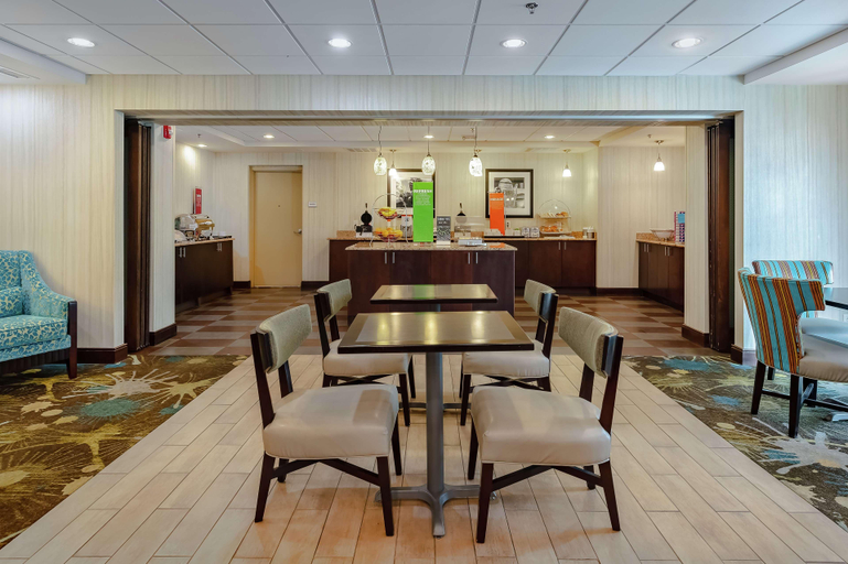 Food & Drinks 4, Hampton Inn & Suites Adairsville-Calhoun Area, Bartow