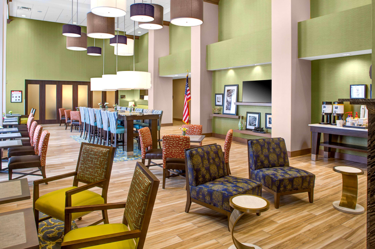 Public Area 2, Hampton Inn & Suites Syracuse North Airport Area, Onondaga