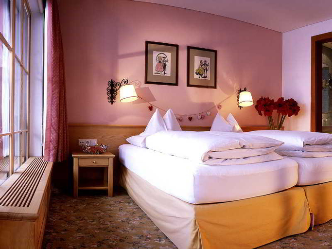 Bedroom 4, Hotel Lech & Residenz Chesa Rosa, Bludenz