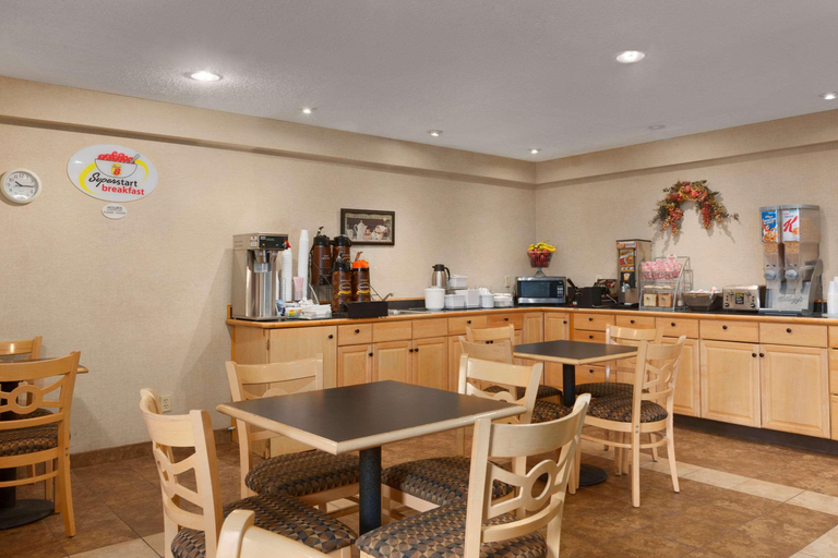 Others, Super 8 by Wyndham West Springfield/Route 5, Hampden