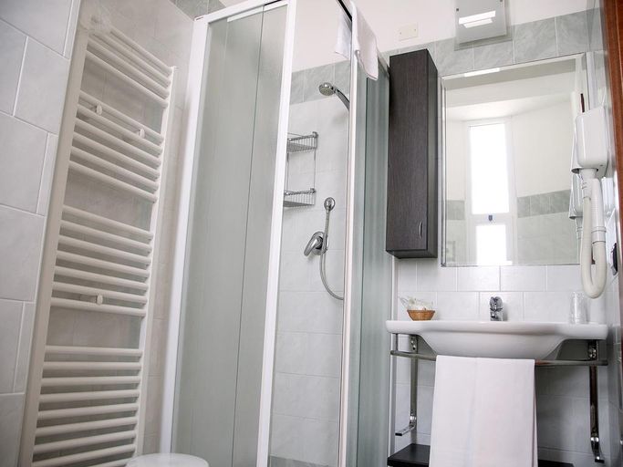 Bathroom, Familihotel Lido di Classe, Ravenna