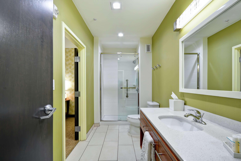 Bathroom 4, Home2 Suites Fort Worth Southwest I-20, TX, Fort Worth