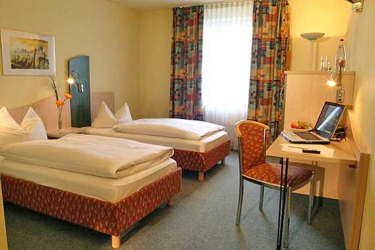 Bedroom, PLAZA INN Bruchsal, Karlsruhe
