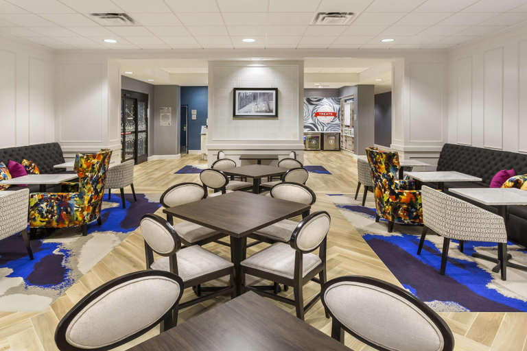 Public Area 2, Hampton Inn & Suites Newport/Cincinnati, Campbell