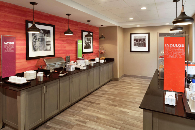 Public Area 2, Hampton Inn & Suites St. Louis/Alton, Madison