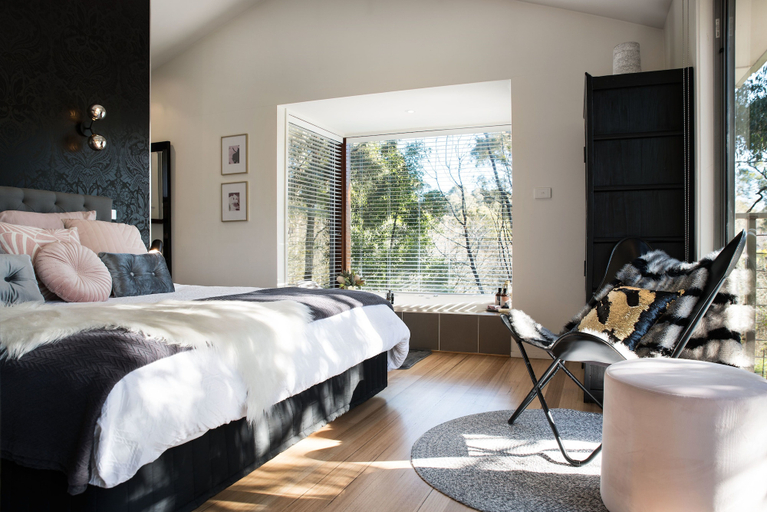 Bedroom 1, Daruma Hepburn, Hepburn - East