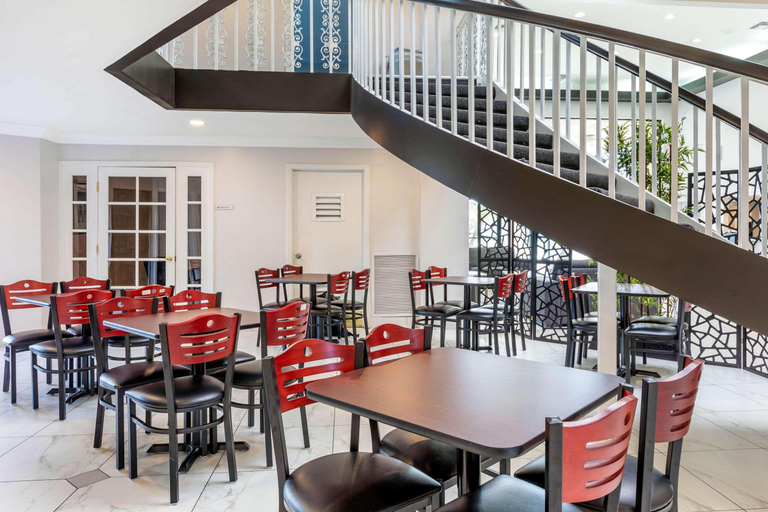 Food & Drinks 5, Buena Park Hotel Near Knott's Berry Farm, Orange