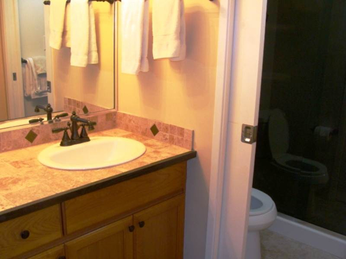 Bathroom 3, Maui Banyan, Maui