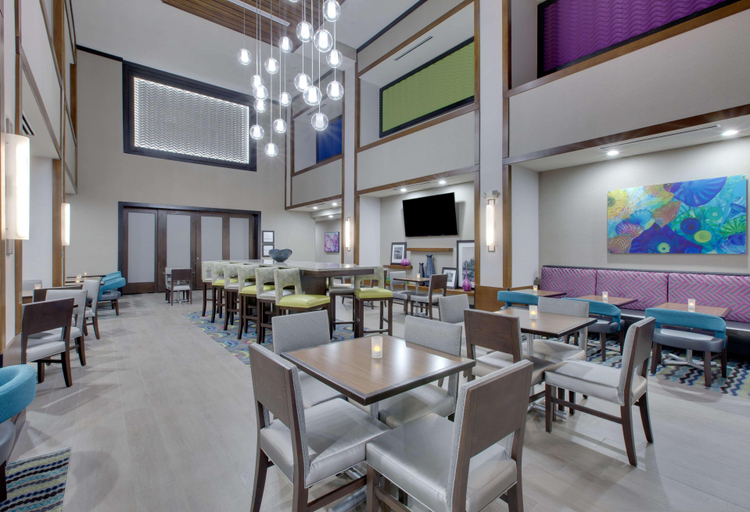 Food & Drinks 5, Hampton Inn & Suites Tyler-South, Smith