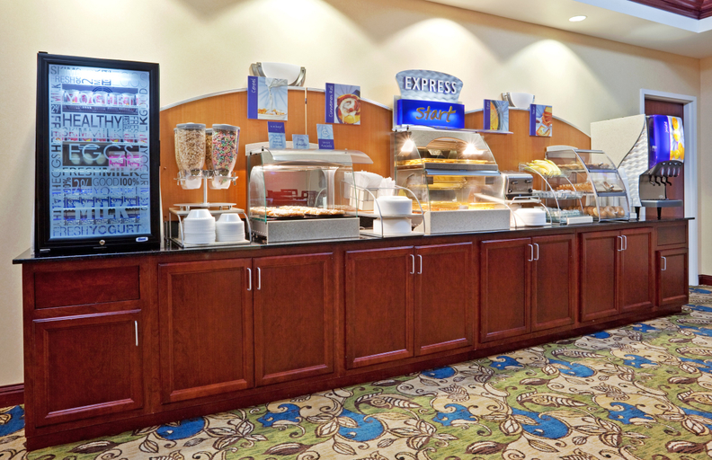 Food & Drinks 5, Holiday Inn Express Bentleyville, Washington
