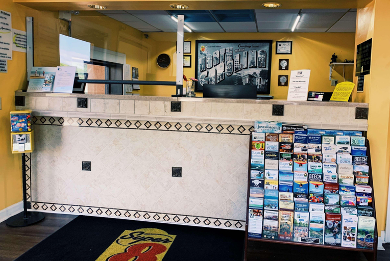Public Area 2, Super 8 by Wyndham Marion NC, McDowell