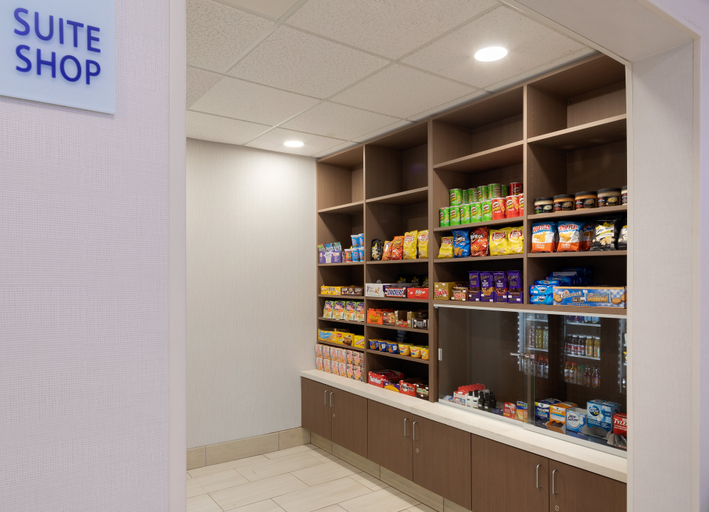 Public Area 2, Holiday Inn Express & Suites BRADLEY AIRPORT by IHG, Hartford
