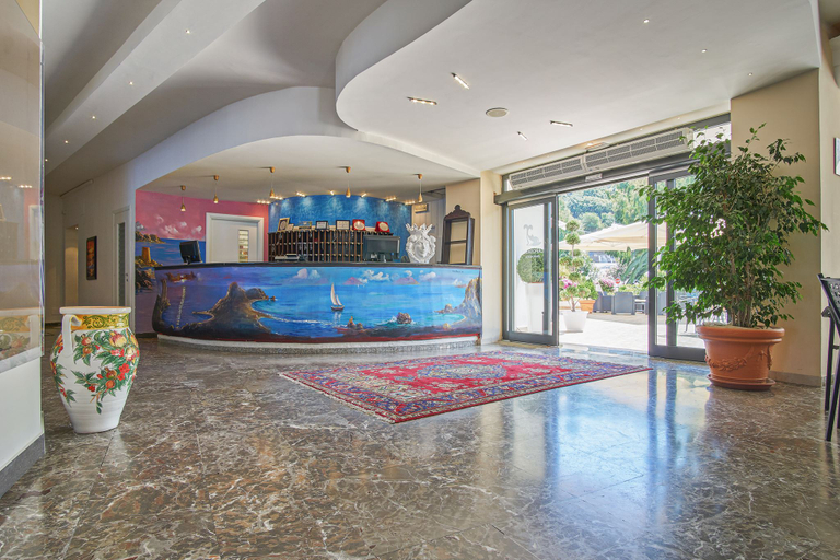 Public Area 2, Caposkino Park Hotel, Messina