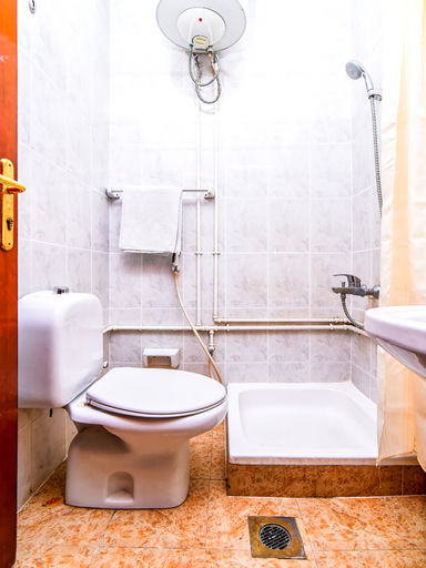 Bathroom 5, Melody Queen Hotel, Dubai