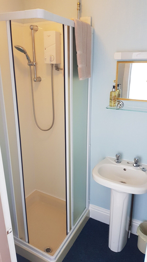 Bathroom 5, Leofric Legends, Blackpool