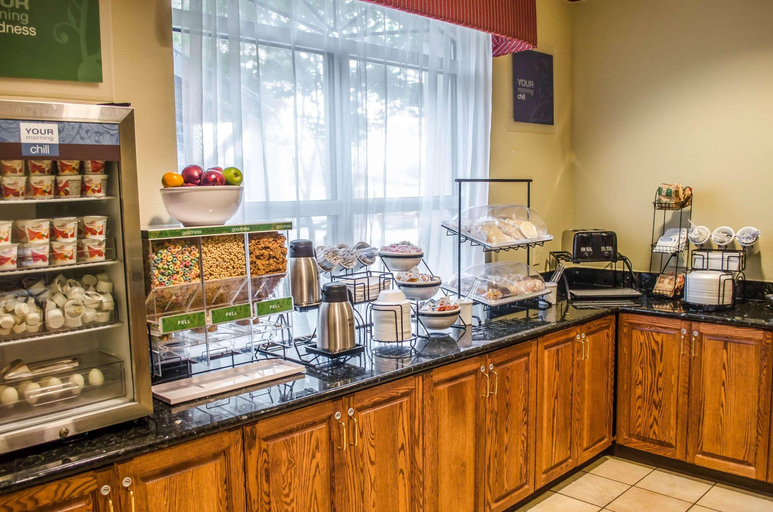 Food & Drinks, Comfort Inn & Suites Northern Malbis, Baldwin