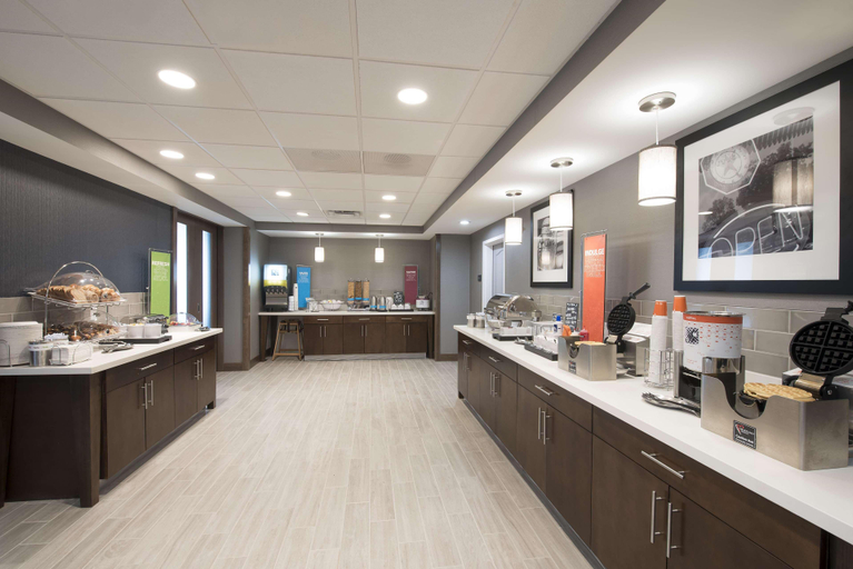 Food & Drinks 5, Hampton Inn & Suites Michigan City, LaPorte