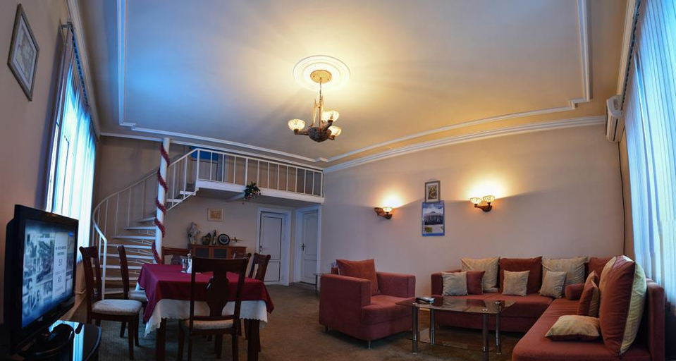 Public Area 2, Club 777, Farg'ona
