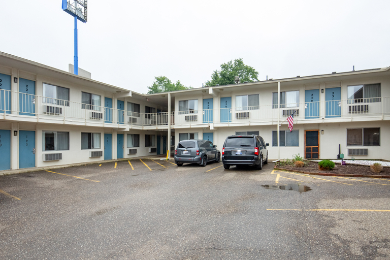 Public Area 2, Days Inn by Wyndham New Philadelphia, Tuscarawas