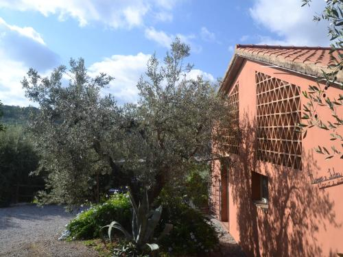 Peaceful Holiday Home in Castagneto Carducci with Garden, Livorno