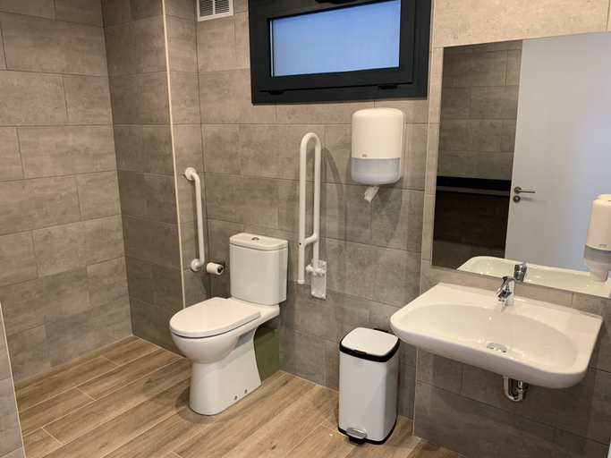 Bathroom 4, Musher, Pyrénées-Orientales