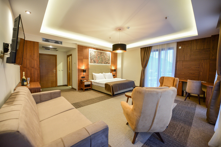 Bedroom 3, Lazaro