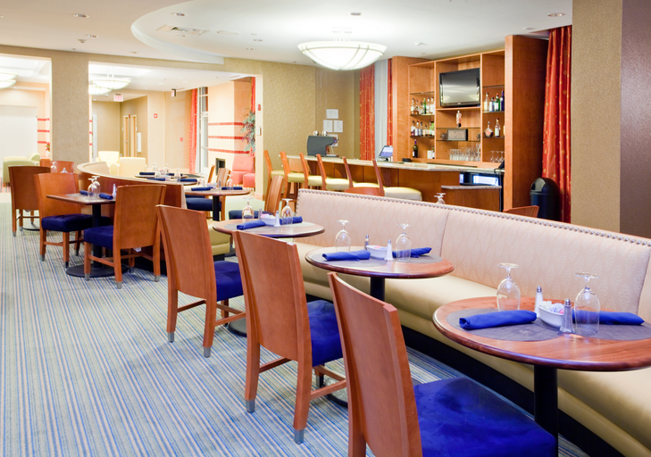 Food & Drinks 5, Southpark Hotel, Colonial Heights