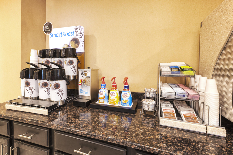 Food & Drinks 4, Country Inn & Suites by Radisson, Benton Harbor-St. Joseph, MI, Berrien