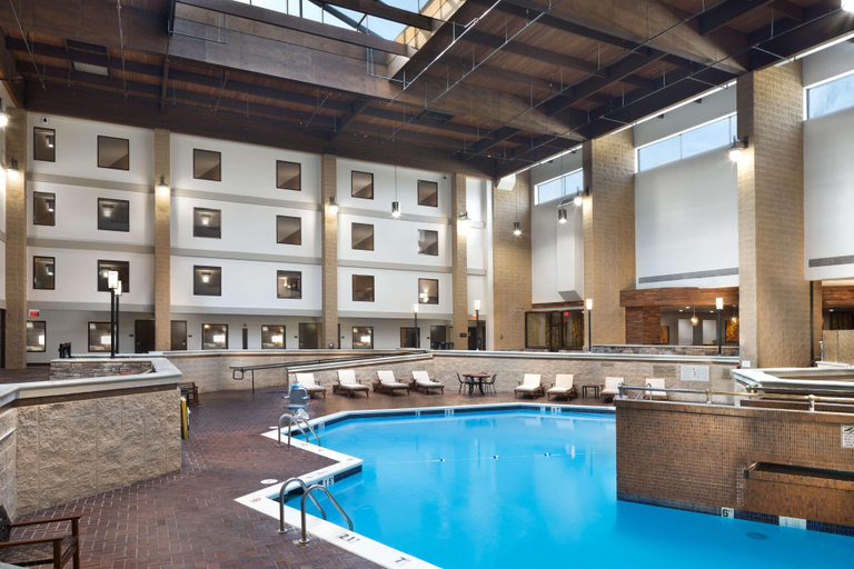 Sport & Beauty, Doubletree By Hilton Lawrence, Douglas