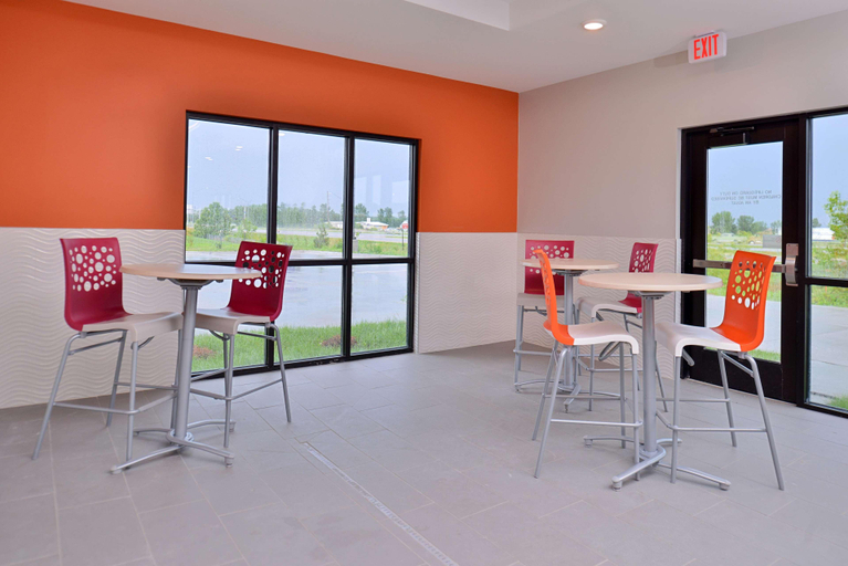 Sport & Beauty 5, Hampton Inn & Suites Ame, Story
