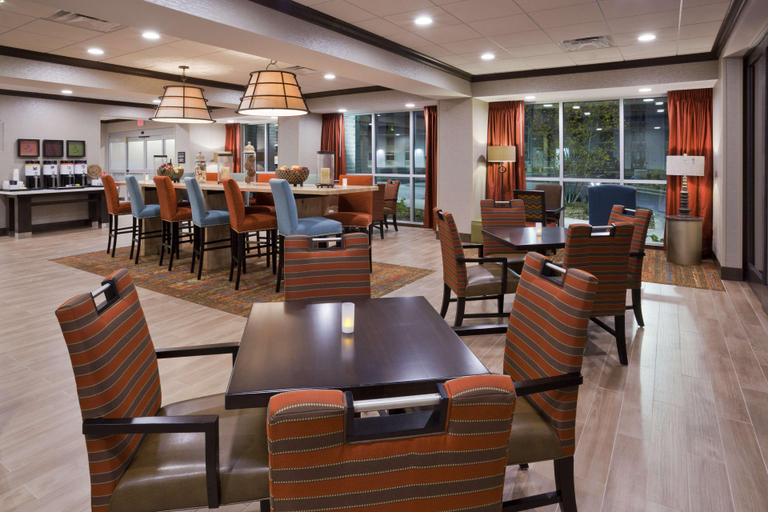 Food & Drinks 5, Hampton Inn Minneapolis Bloomington West, Hennepin