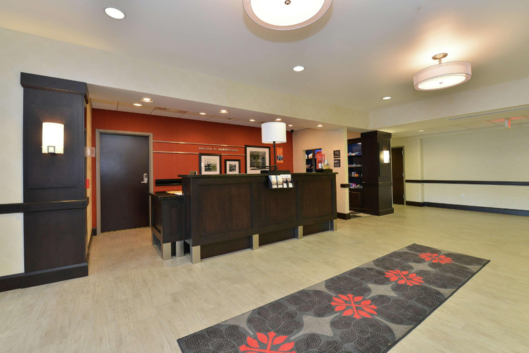 Public Area 3, Hampton Inn Middletown, Warren