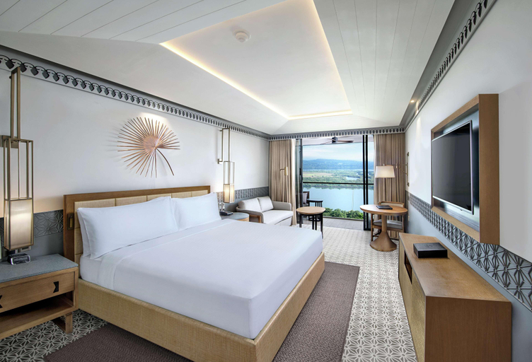 Bedroom 4, DoubleTree by Hilton Goa - Panaji, North Goa