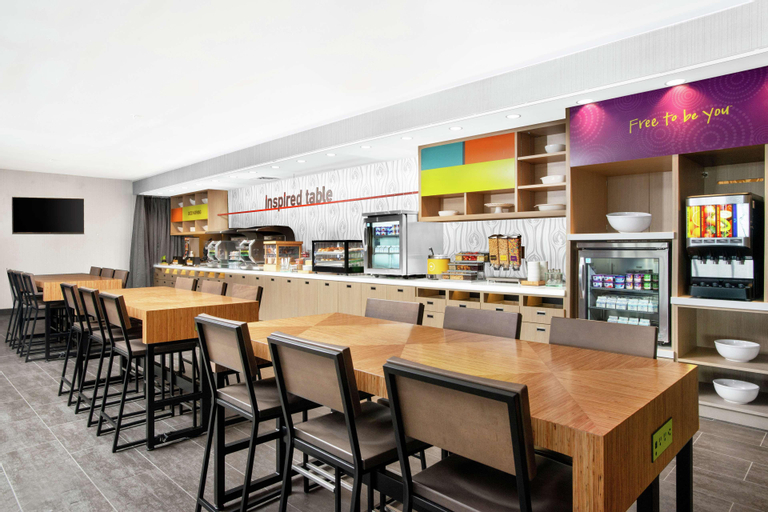 Food & Drinks 5, Home2 Suites by Hilton Long Island Brookhaven, Suffolk