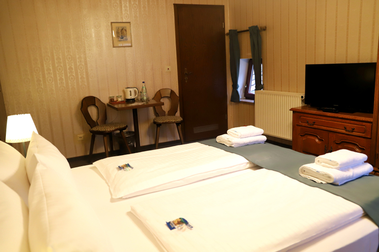 Bedroom 4, Hotel Schwarzer Adler, Ansbach