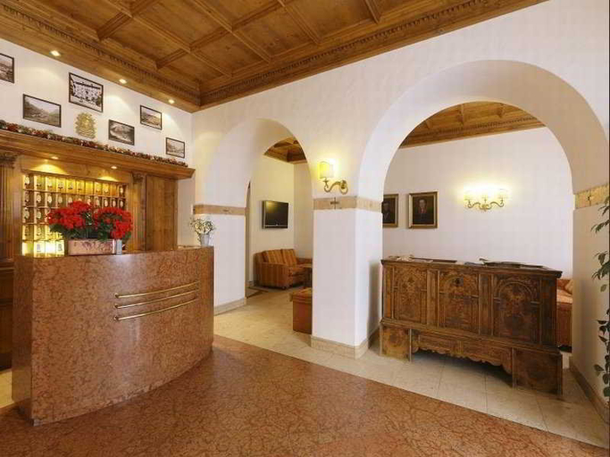 Public Area, Meuble Royal, Belluno