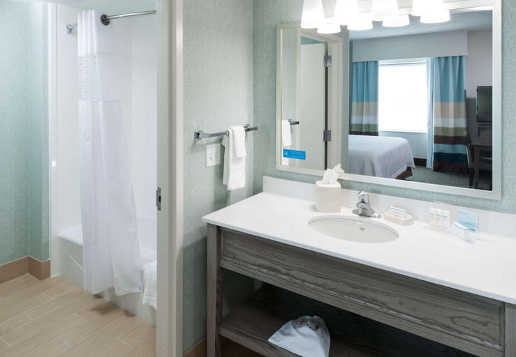 Bathroom 4, Hampton Inn & Suites Carolina Beach Oceanfront, New Hanover