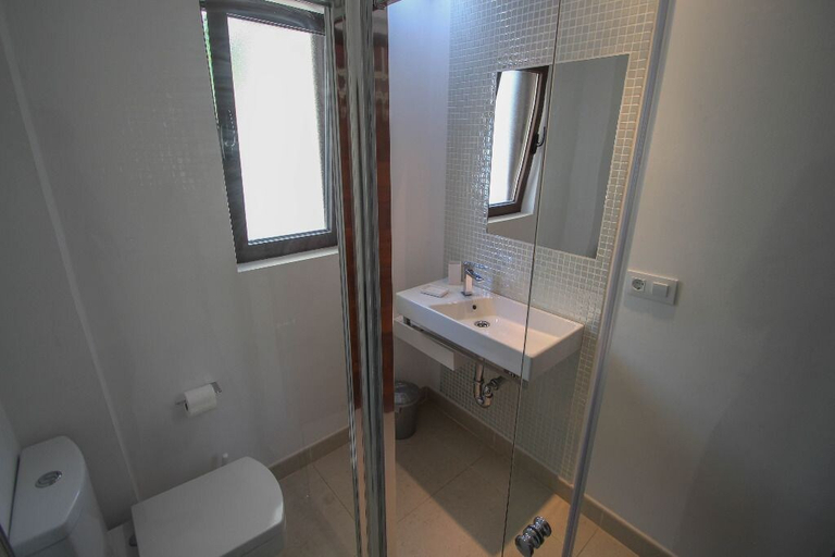Bathroom 4, Laja - panoramic hillside holiday house in Moraira, Alicante