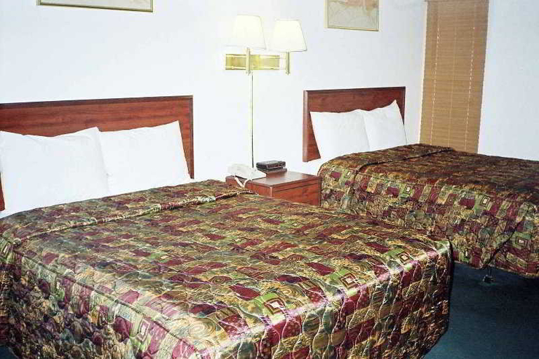 Bedroom 3, Stone Inn, Pima