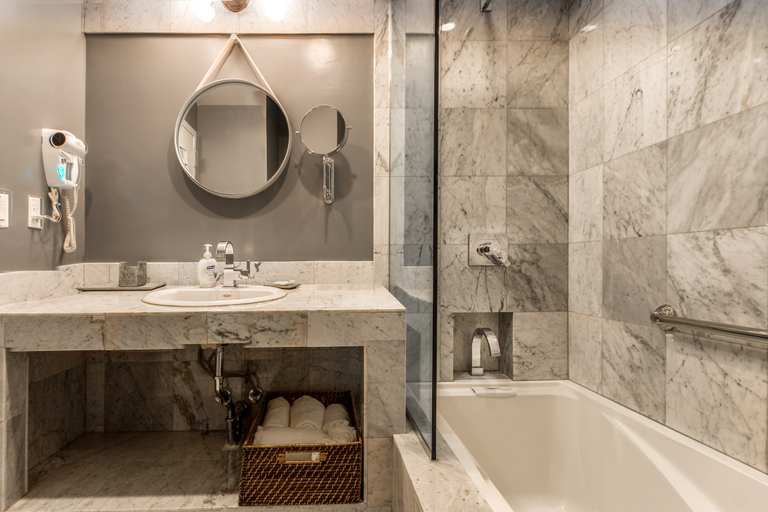 Bathroom 4, Franklin Guesthouse, New York