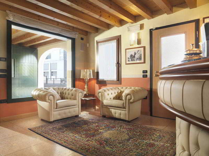 Public Area 2, Hotel Roma, Padua