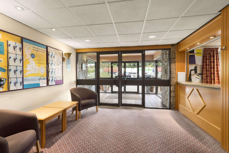 Public Area, Days Inn by Wyndham Kendal Killington Lake, Cumbria