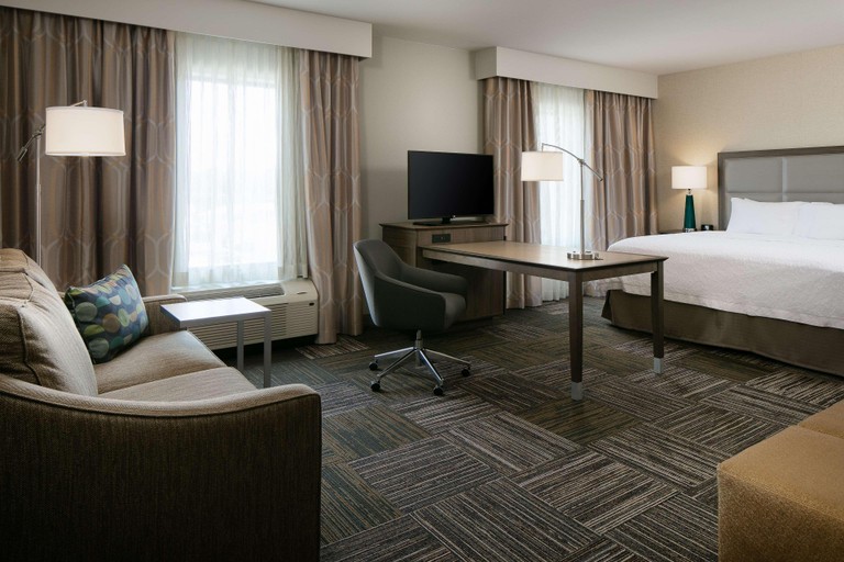 Bedroom 4, Hampton Inn & Suites Mason City, Cerro Gordo