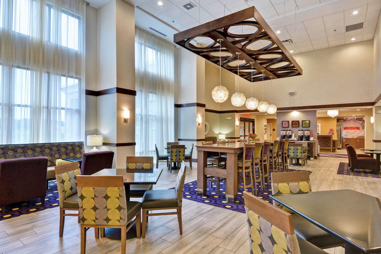 Food & Drinks 5, Hampton Inn & Suites Ashland, Ashland