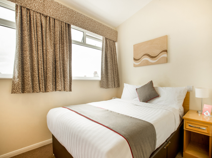 Bedroom 3, Dene Hotel, Newcastle upon Tyne