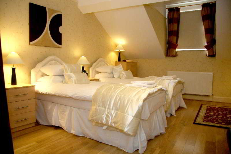 Bedroom 5, Grove Suites, Sefton