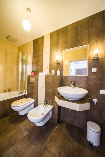 Bathroom 5, FriendHouse - Sobieski Residence, Kraków City