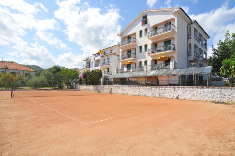 Exterior & Views 2, Borgo degli Ulivi Resort, Savona