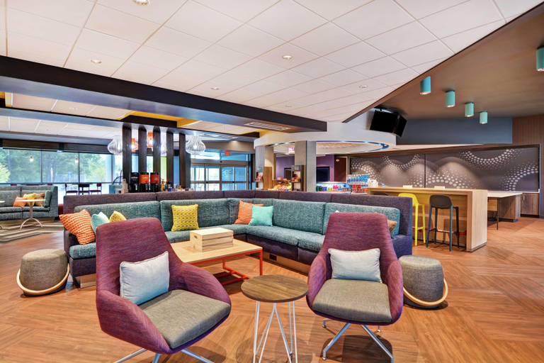 Public Area 2, Tru by Hilton Middletown, Orange