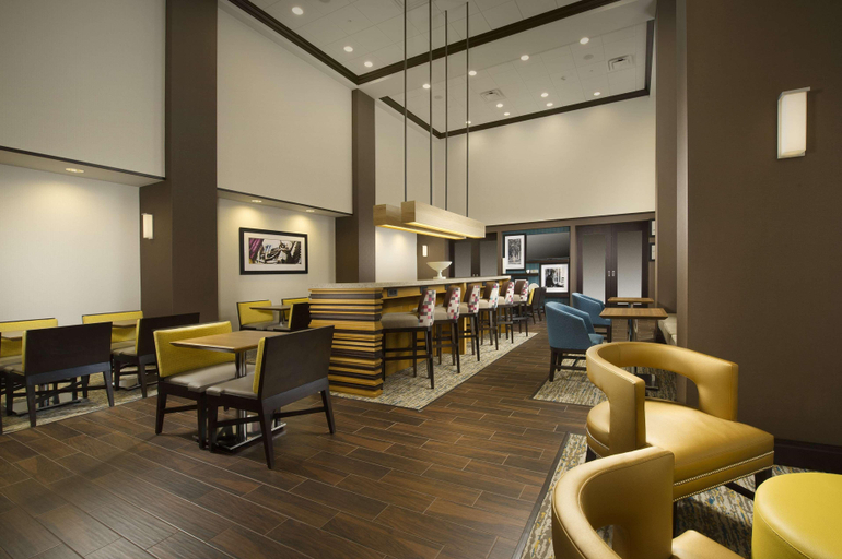 Public Area 2, Hampton Inn & Suites Syracuse/Carrier Circle, Onondaga